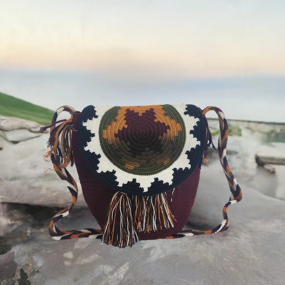 NWT Wuitusu Marleigh‎ Medium Handmade Crochet Wayuu Bag with Lid